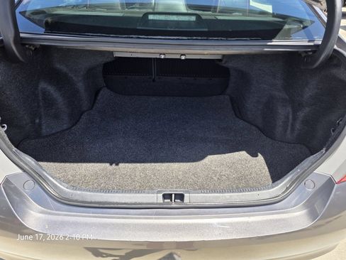 Used 2017 Toyota Camry SE FWD image 19