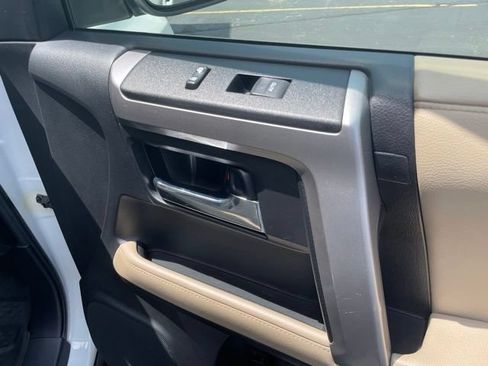 Used 2022 Toyota 4Runner SR5 Premium w/ Moonroof Package AWD/4WD image 54