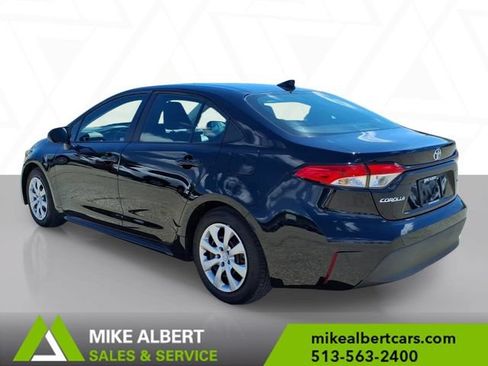 Used 2025 Toyota Corolla LE FWD image 5