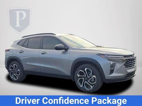 New 2026 Chevrolet Trax RS w/ Driver Confidence Package FWD image 2