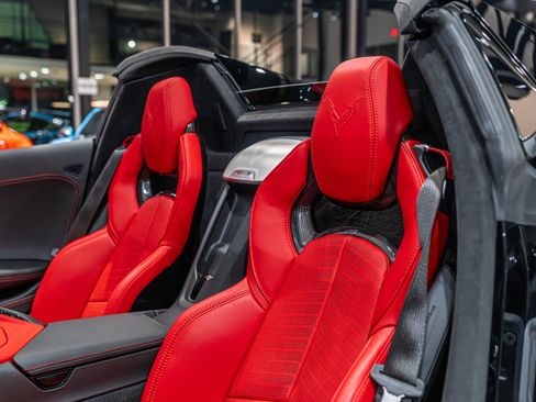 Used 2021 Chevrolet Corvette Stingray Premium Conv w/ Z51 Performance Package image 23