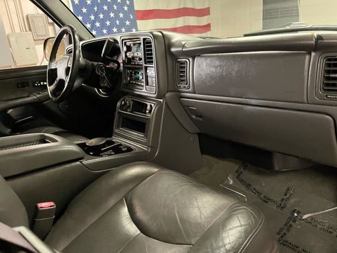 Used 2003 Chevrolet Silverado 1500 SS AWD/4WD image 26