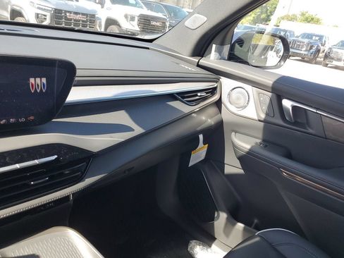 New 2026 Buick Enclave Avenir w/ Super Cruise Package FWD image 25