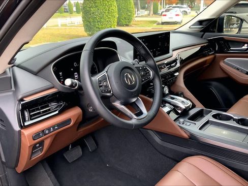 Certified 2025 Acura MDX w/Technology Package image 17