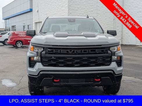 Used 2024 Chevrolet Silverado 1500 Custom Trail Boss w/ LPO, Dark Essentials Package image 2