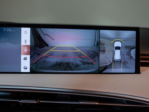 Used 2026 Genesis GV70 2.5T Advanced image 24