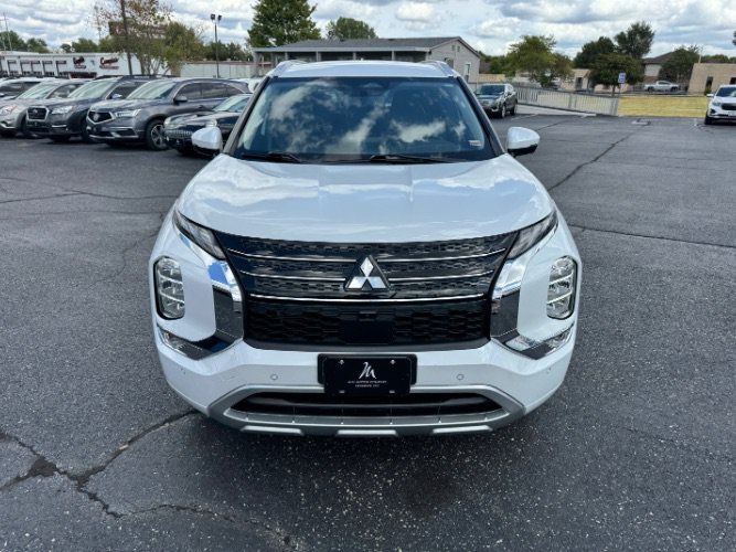 Used 2023 Mitsubishi Outlander SEL FWD image 8