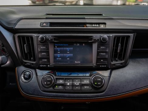 Used 2018 Toyota RAV4 SE w/ Power Extra Value Package AWD/4WD image 19
