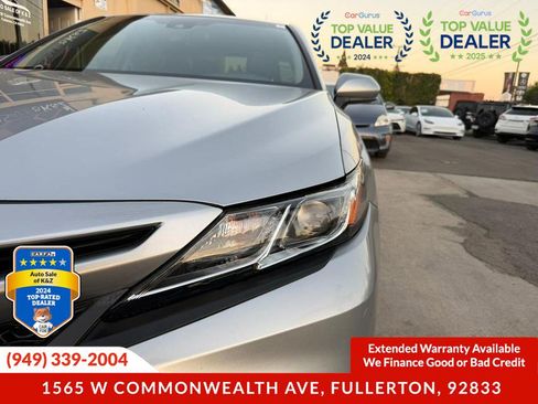 Used 2018 Toyota Camry SE image 18