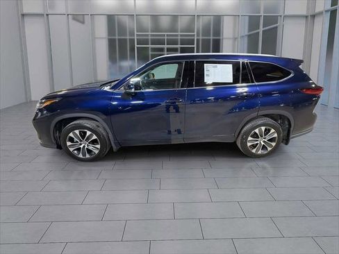 Used 2022 Toyota Highlander XLE image 5