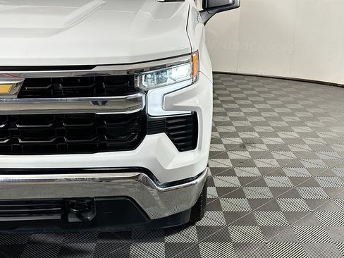 Used 2025 Chevrolet Silverado 1500 LT AWD/4WD image 9
