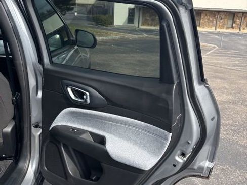 Used 2023 Jeep Compass Sport image 41