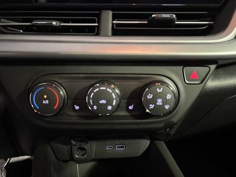 Used 2025 Chevrolet Trax RS w/ Driver Confidence Package FWD image 32