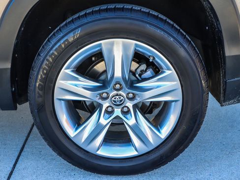 Used 2016 Toyota Highlander Limited image 25