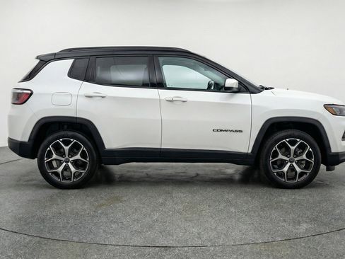 Used 2025 Jeep Compass Limited AWD/4WD image 11