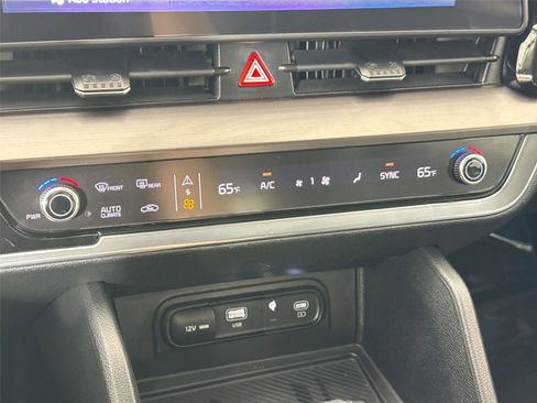 Used 2024 Kia Sportage EX FWD image 23