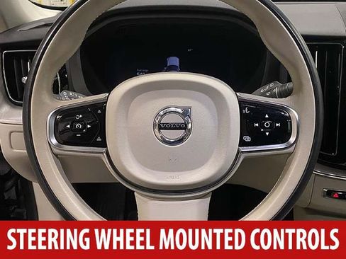 Used 2023 Volvo XC60 B5 Plus FWD image 10