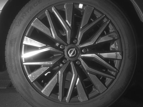 Used 2025 Nissan Altima 2.5 SV FWD image 15