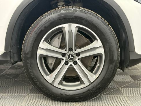 Used 2019 Mercedes-Benz GLC 300 4MATIC image 34