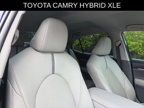 Used 2022 Toyota Camry XLE FWD image 11