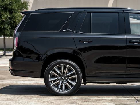 Used 2023 Cadillac Escalade Sport Platinum AWD/4WD image 21