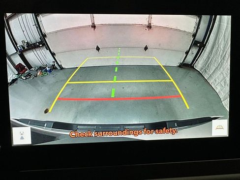 Used 2025 Toyota Tacoma TRD Off-Road image 37