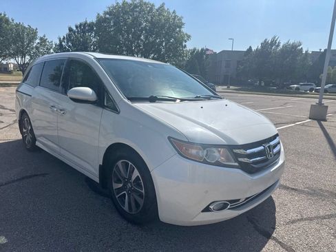 Used 2015 Honda Odyssey Touring Elite image 3