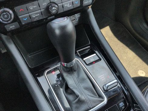 Used 2025 Jeep Compass Limited AWD/4WD image 18
