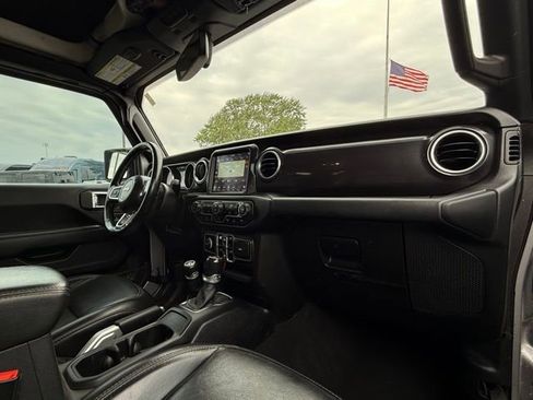 Used 2021 Jeep Wrangler Unlimited Sahara image 18