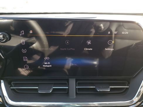 New 2026 Chevrolet Trax ACTIV w/ Sunroof Package image 17