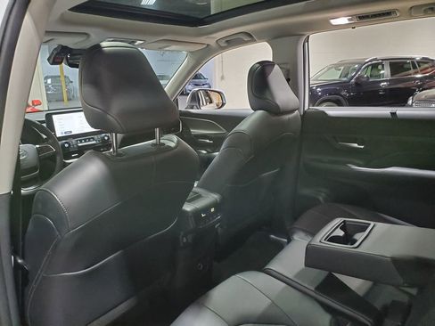 Used 2024 Toyota Grand Highlander XLE image 31