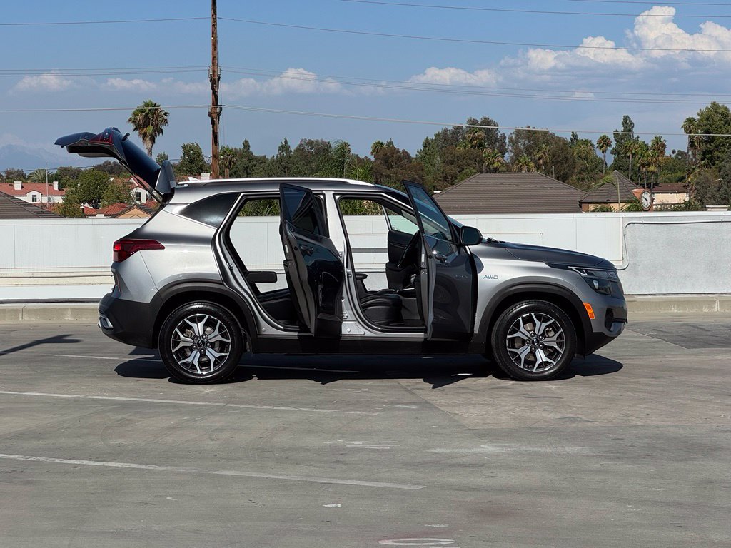 Used 2021 Kia Seltos EX AWD/4WD image 29