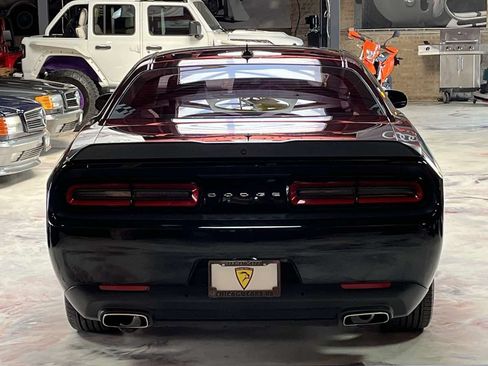 Used 2018 Dodge Challenger SXT Plus RWD image 6