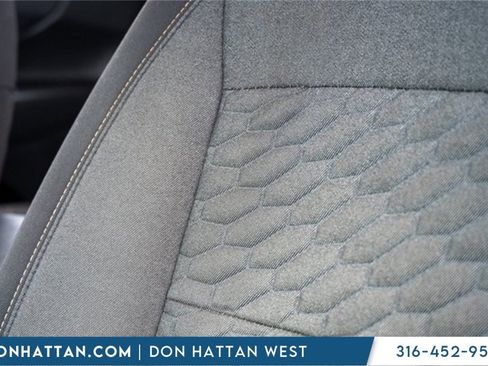 Used 2018 Chevrolet Equinox LT image 19