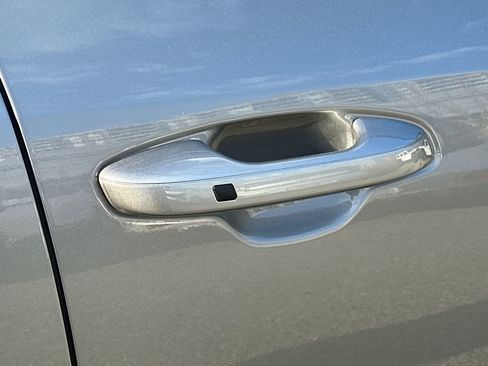 New 2026 Kia Niro Wind FWD image 9