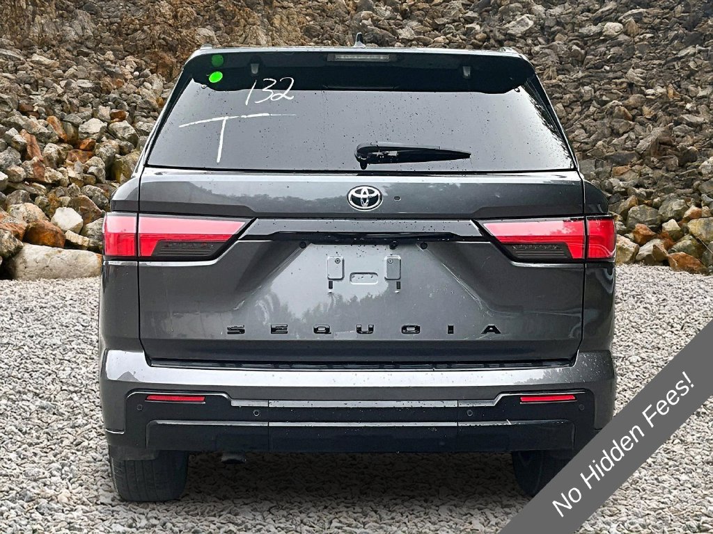Used 2023 Toyota Sequoia Platinum AWD/4WD image 4