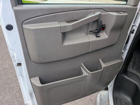 Used 2024 Chevrolet Express 2500 w/ Driver Convenience Package RWD image 18