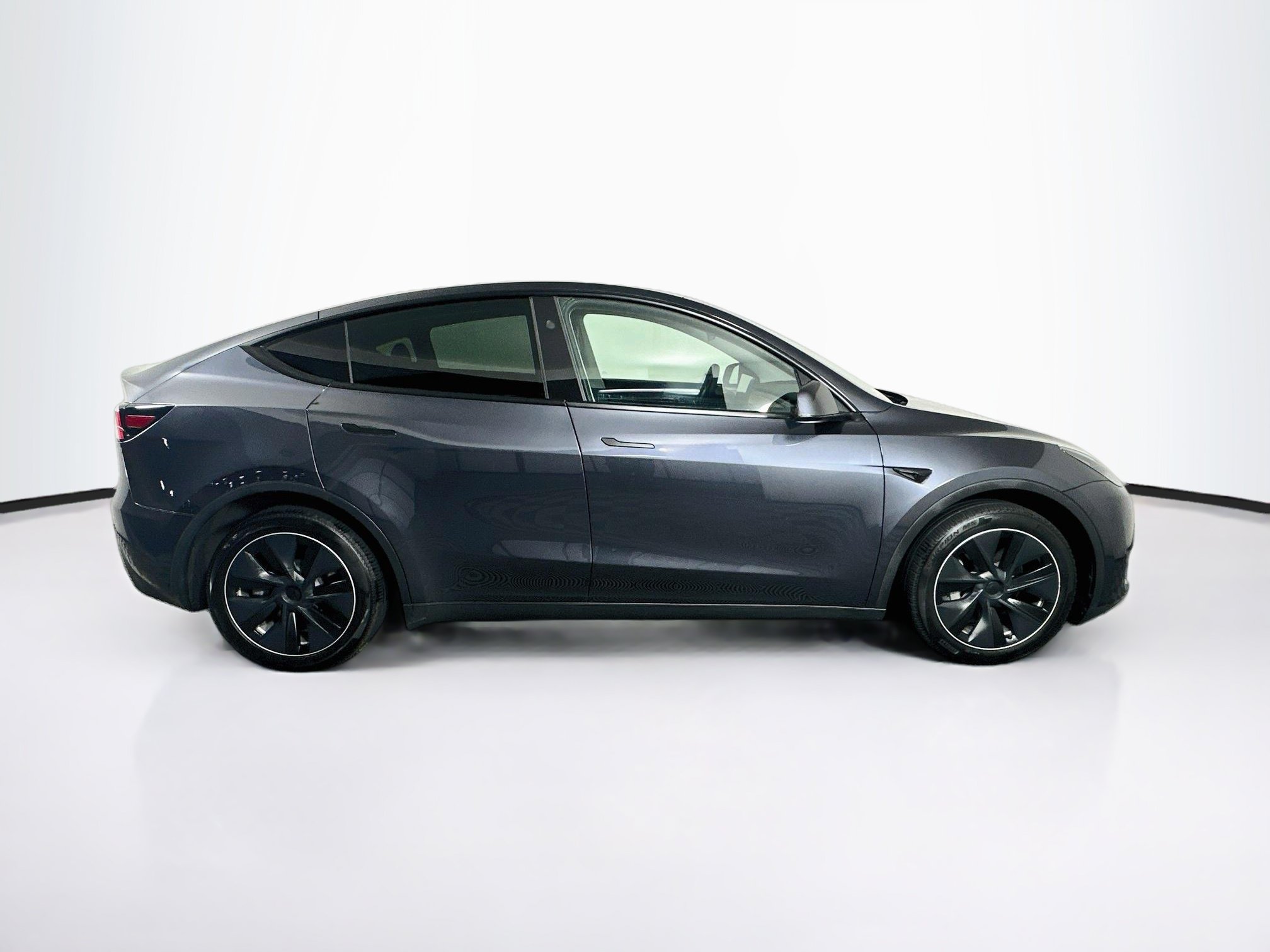 Used 2024 Tesla Model Y Long Range AWD/4WD image 10