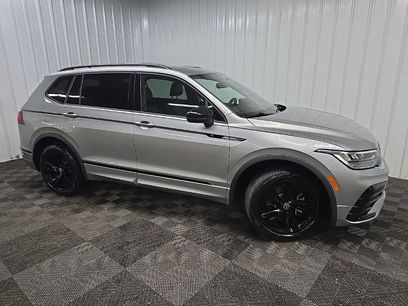 Used 2024 Volkswagen Tiguan SE R-Line