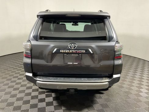 Used 2018 Toyota 4Runner TRD Off-Road AWD/4WD image 15