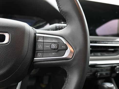 Used 2024 Jeep Compass Limited image 25