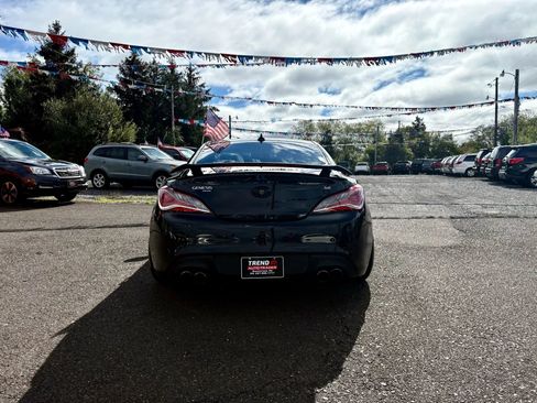 Used 2015 Hyundai Genesis 3.8 image 4