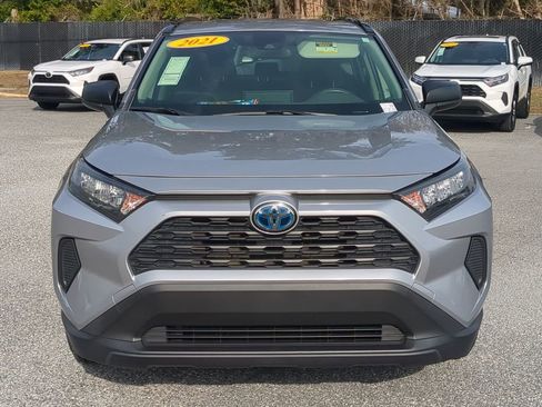 Used 2021 Toyota RAV4 LE image 17