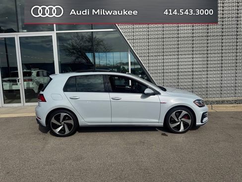Used 2019 Volkswagen Golf 4-Door FWD image 2