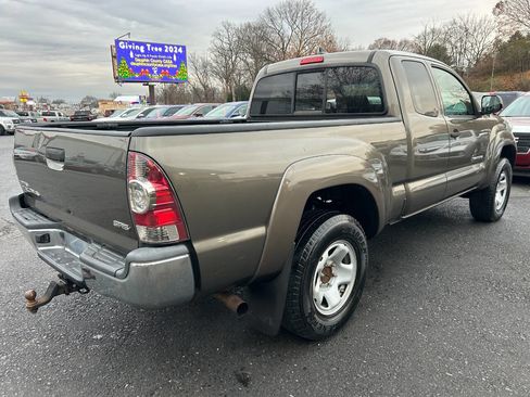 Used 2014 Toyota Tacoma 4x4 Access Cab w/ SR5 Package image 5