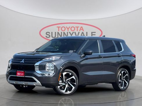 Used 2024 Mitsubishi Outlander SE AWD/4WD image 2