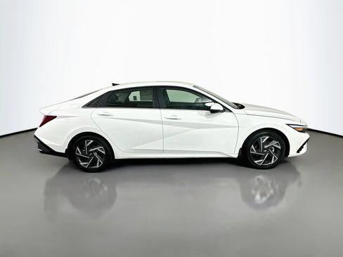New 2026 Hyundai Elantra Limited FWD image 4