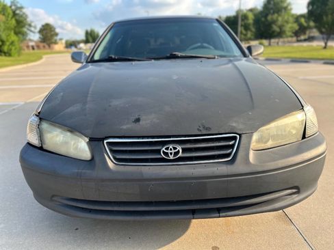 Used 2001 Toyota Camry LE FWD image 3