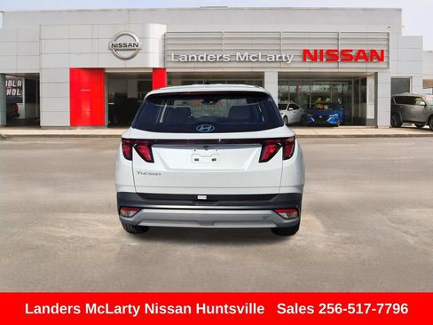 Used 2025 Hyundai Tucson SE FWD image 5