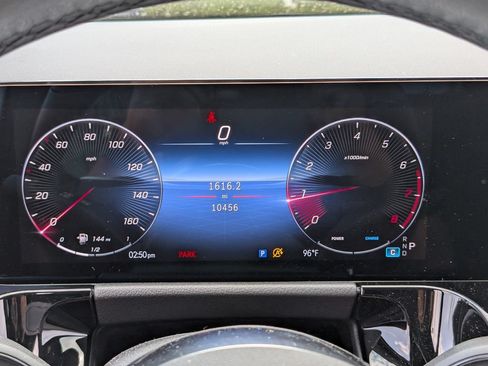 Used 2025 Mercedes-Benz GLA 250 4MATIC image 14
